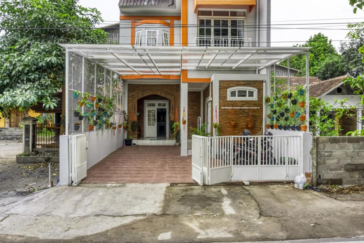 Reddoorz Near Sindu Kusuma Edupark 2 Hotel Cebongan Exterior foto